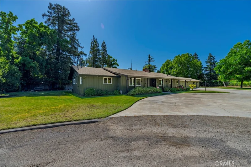 6090 Country Club Pl photo 2