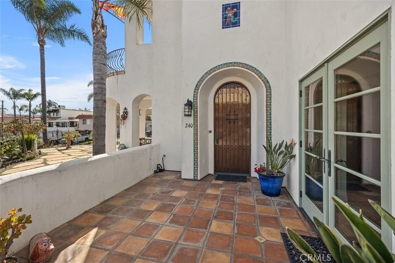 240 Avenida Rosa B photo 2