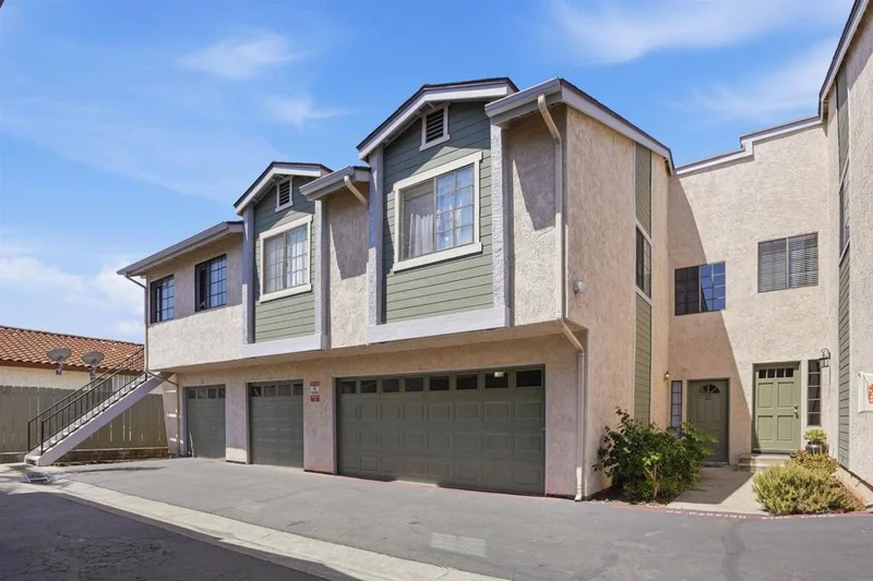 1225 N Broadway 21, Escondido, CA 92026