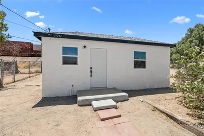 1574 Riverside