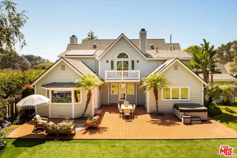 176 Toro Canyon Road, Carpinteria, CA 93013