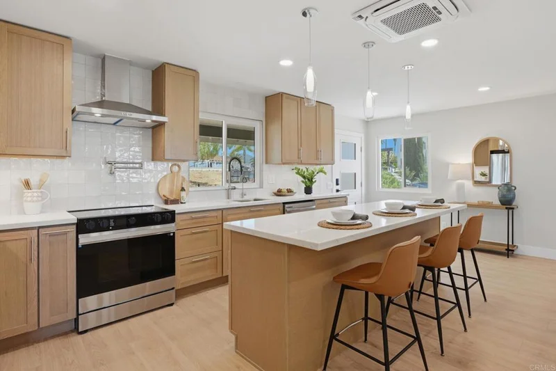2058 Hawley Drive, Vista, CA 92084