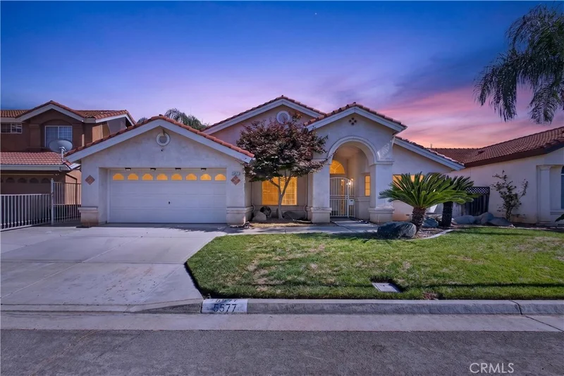 5577 W Paul