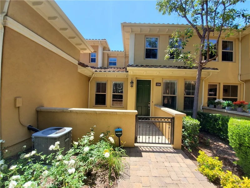 114 Chantilly, Irvine, CA 92620