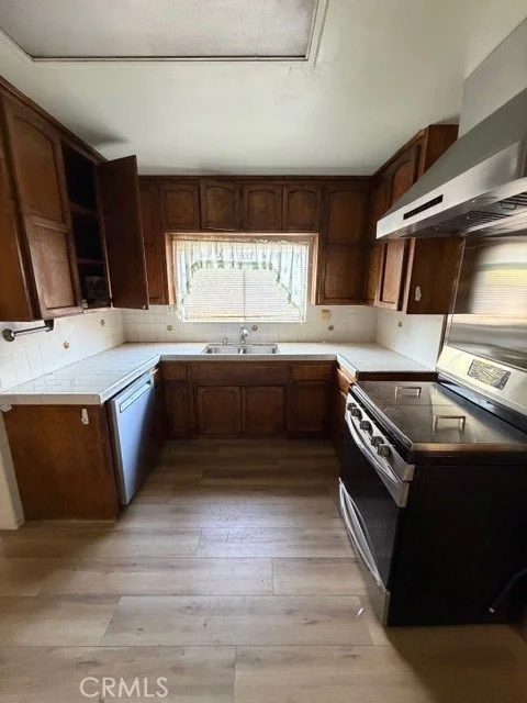 5243 Acacia Street photo 2