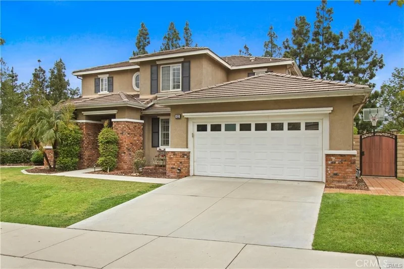 823 Canterbury Lane
