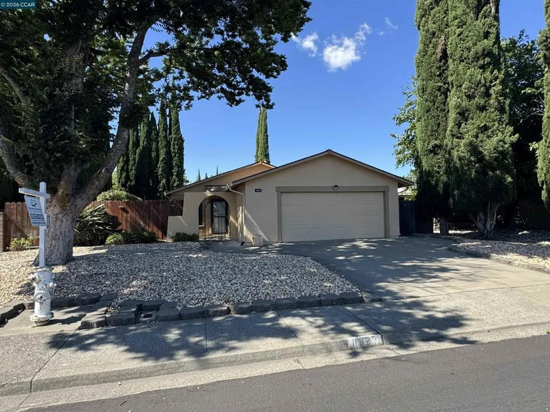 1827 Alamo Dr, Vacaville, CA 95687