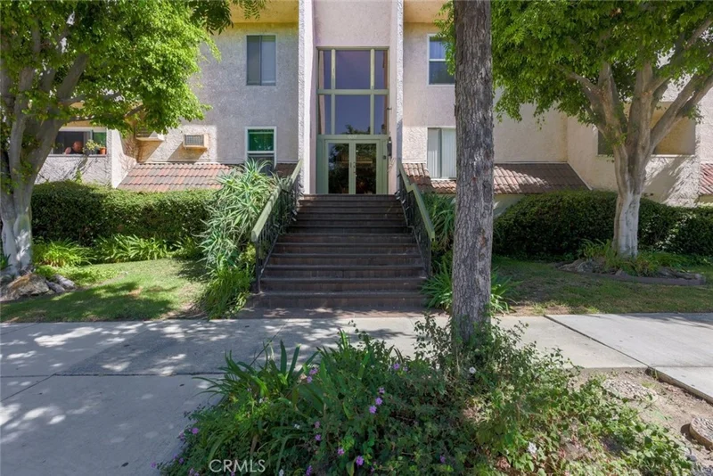 409 Burchett Street 318, Glendale, CA 91203
