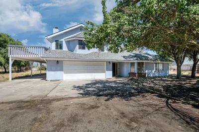 6922 N Del Rey Avenue photo 2