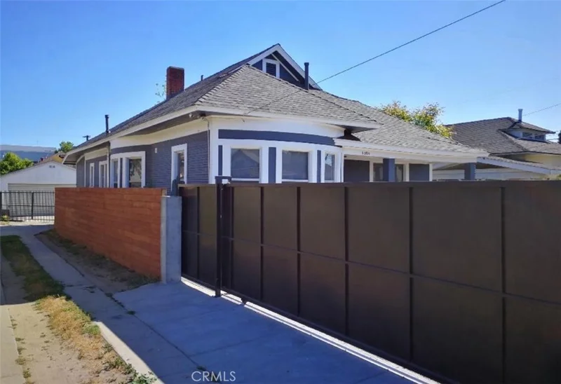 1356 W 30th Street photo 2