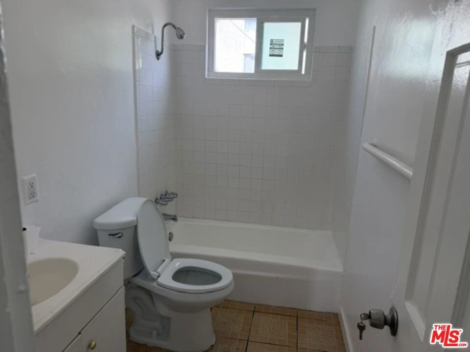 Interior 3