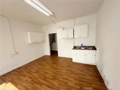 256 Florence Avenue 202 photo 2