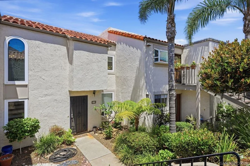 908 Caminito Madrigal Unit H, Carlsbad, CA 92011