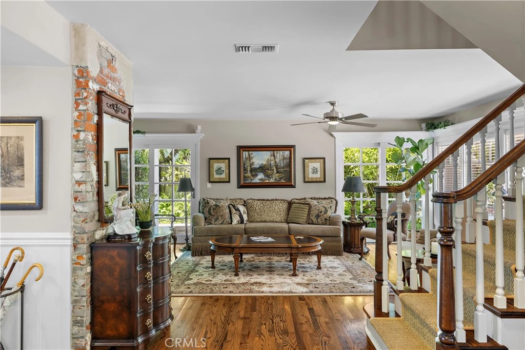 Interior 4