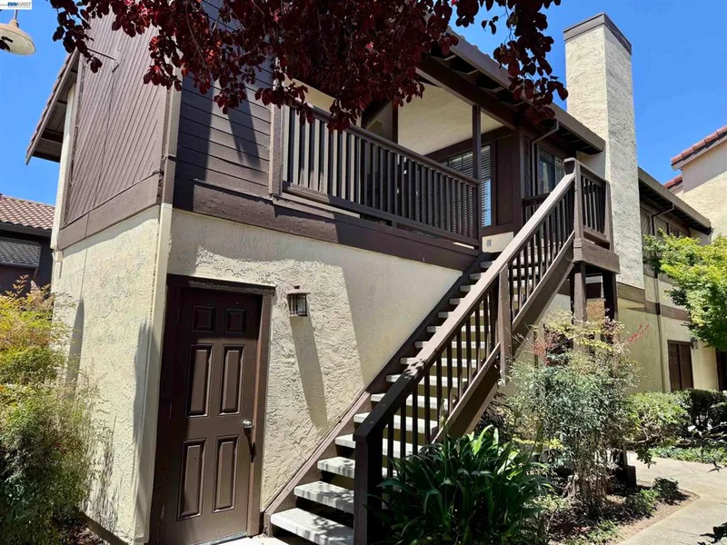 Photo 2 of 14382 Outrigger Dr