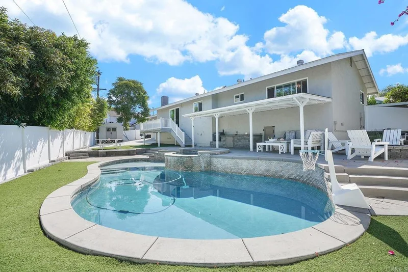 10336 Don Pico Ct, Spring Valley, CA 91978