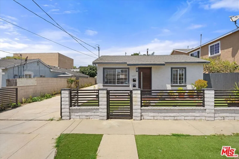 21007 Shearer Avenue, Carson, CA 90745
