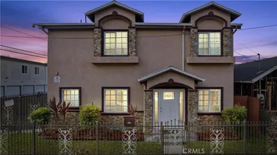435 Cerritos Avenue