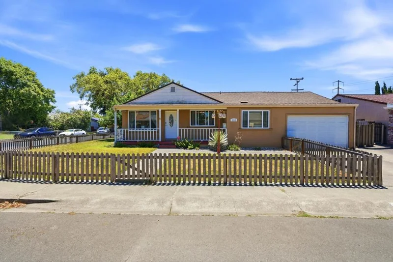 2115 Teakwood Street