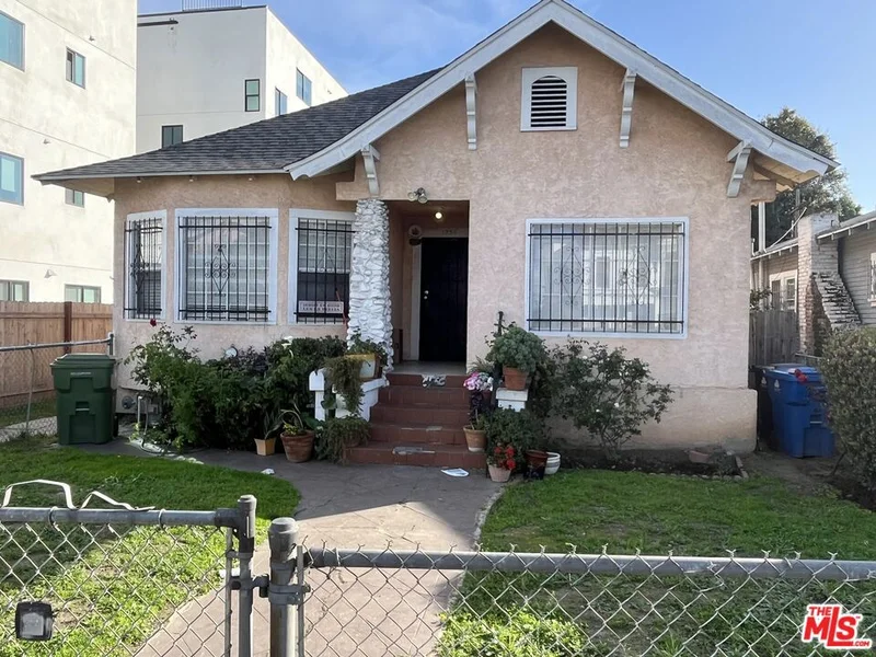 1258 W 36th Street