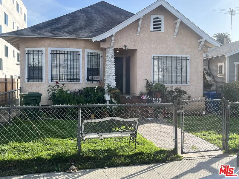 1258 W 36th Street photo 2