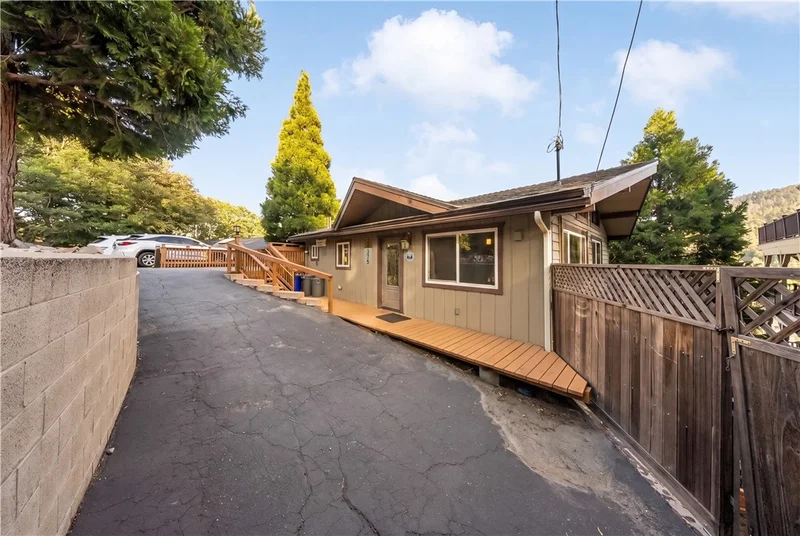 24375 Zurich Drive photo 2