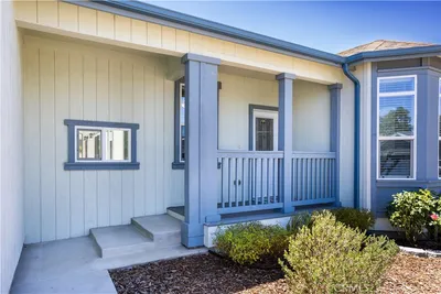 391 Lark Drive photo 2