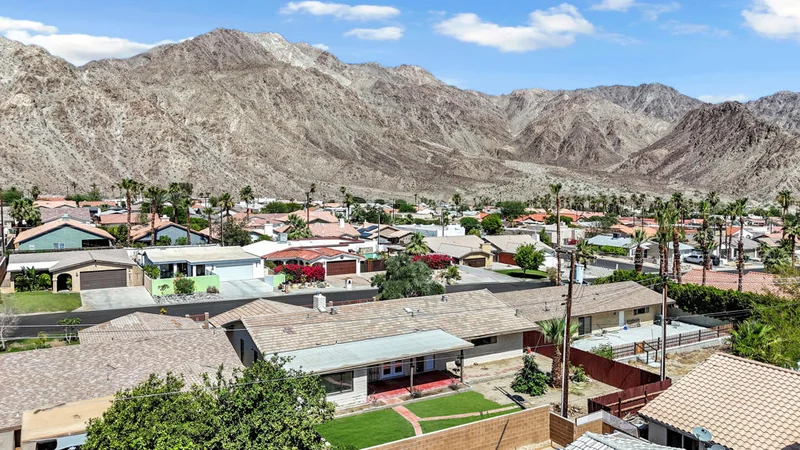 53780 Avenida Diaz
