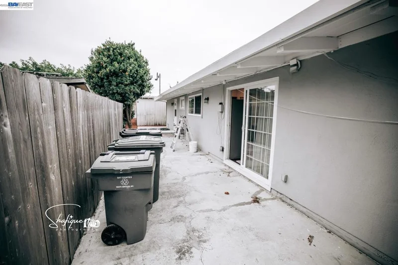 1029 Blazingwood Dr photo 2