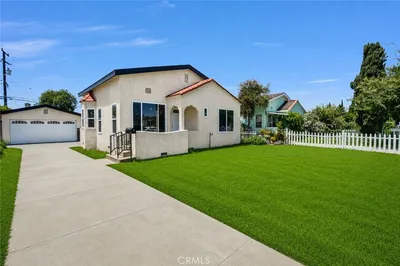 3829 Clark Avenue photo 2
