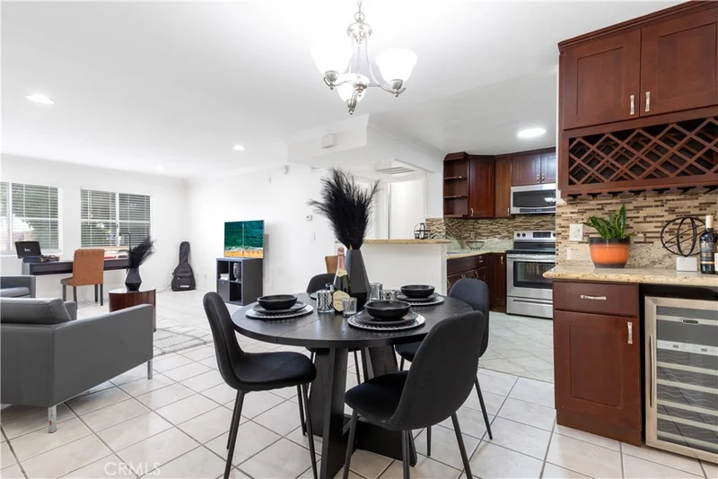 15000 Downey 211, Paramount, CA 90723