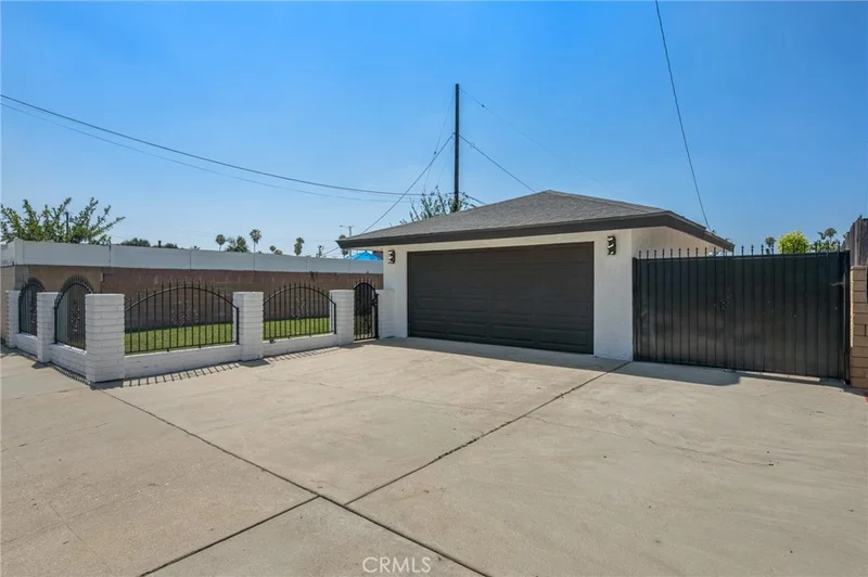 16512 E Cypress