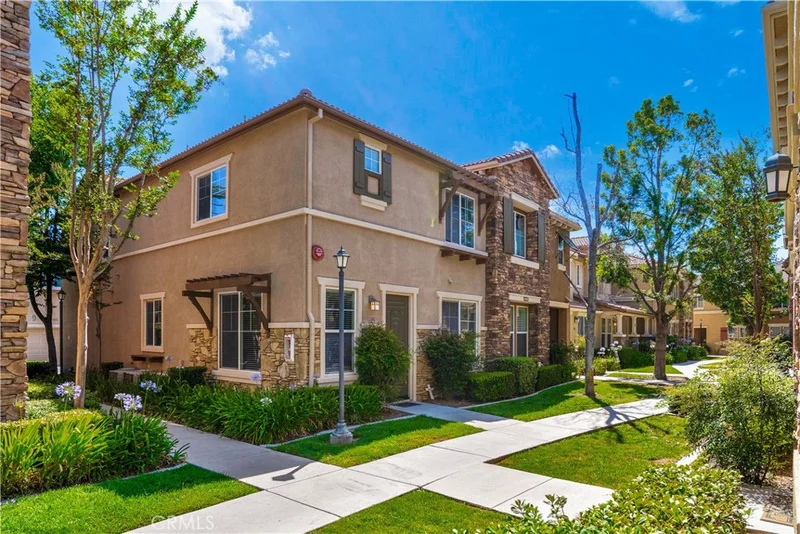 30505 Canyon Hills 1106