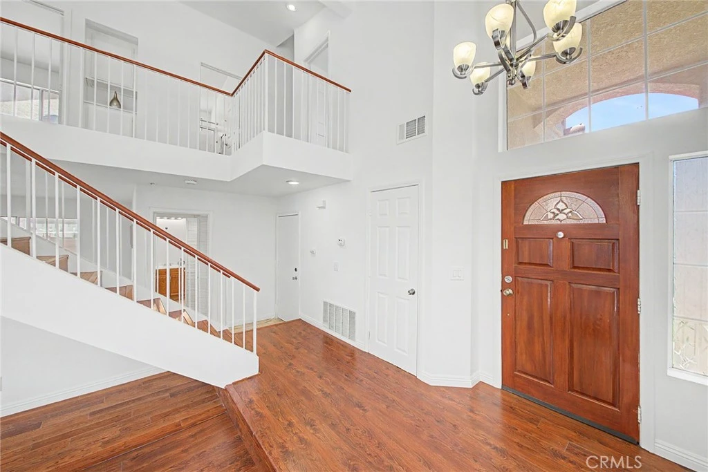 Interior 4