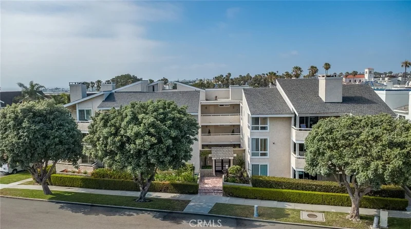 428 Esplanade 302