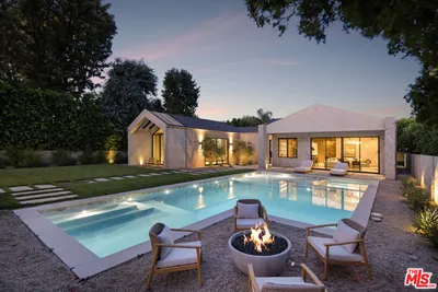 5056 Louise Avenue photo 2