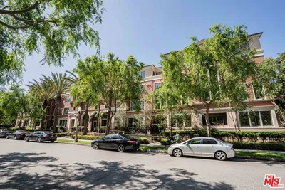 6241 Crescent Parkway 206