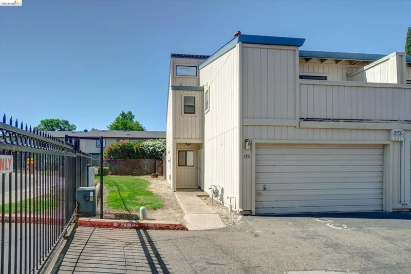 1351 Hood Rd, Sacramento, CA 95825