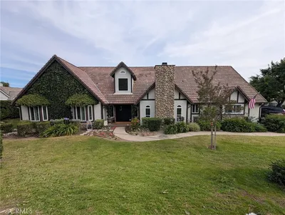 10055 Hillside