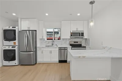 322 Leslie Way photo 2