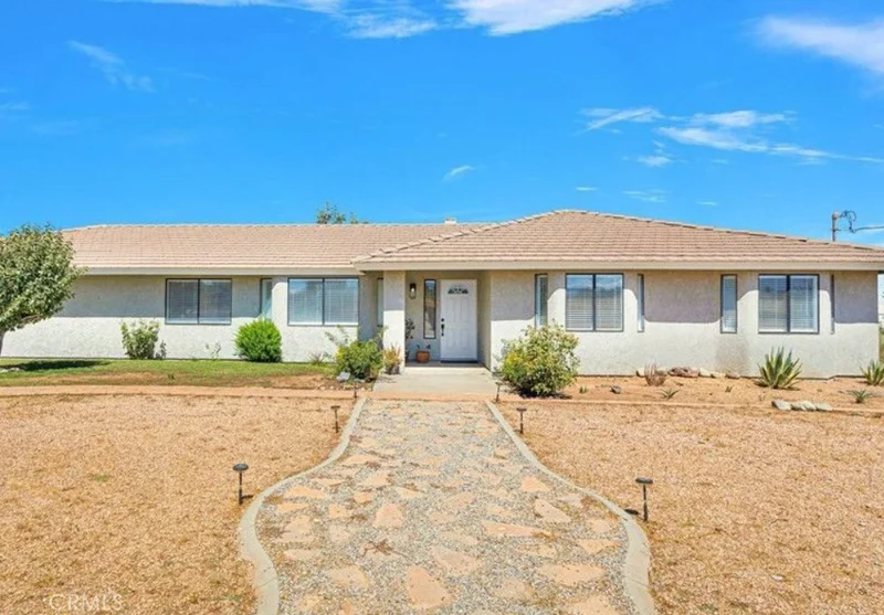 13980 Mission, Hesperia, CA 92344