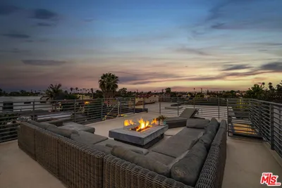 716 Brooks Avenue photo 2