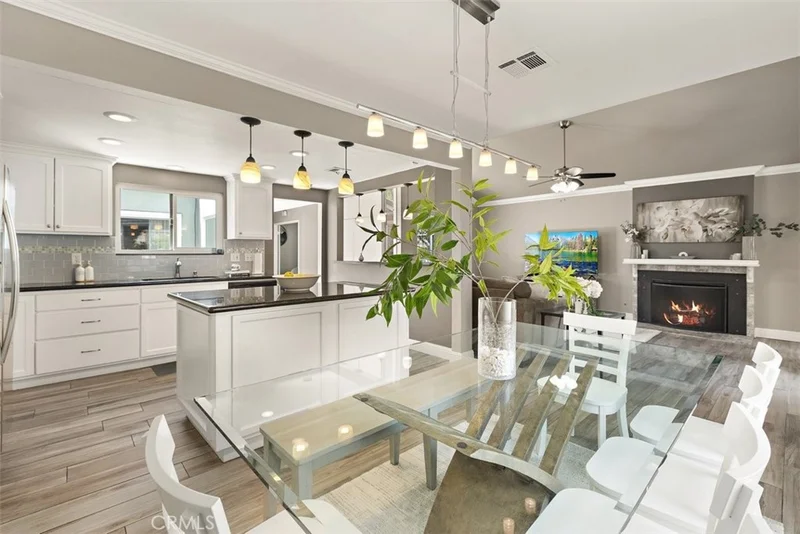 1193 Mountain Gate