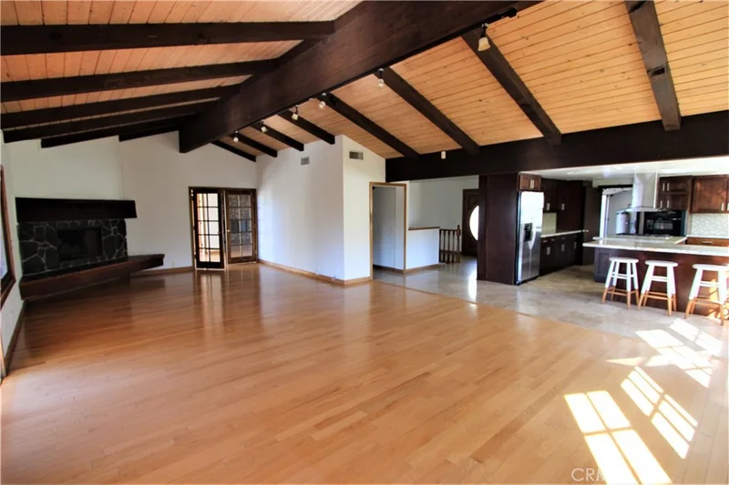 3694 Berwick Drive photo 2