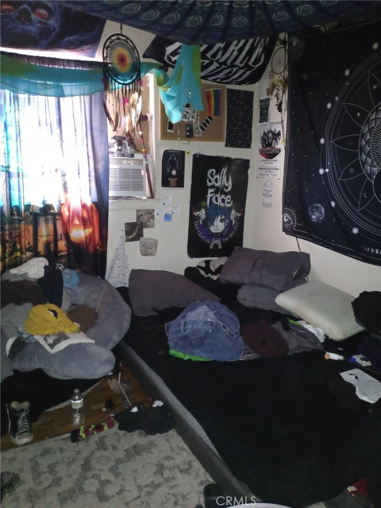 Interior 4