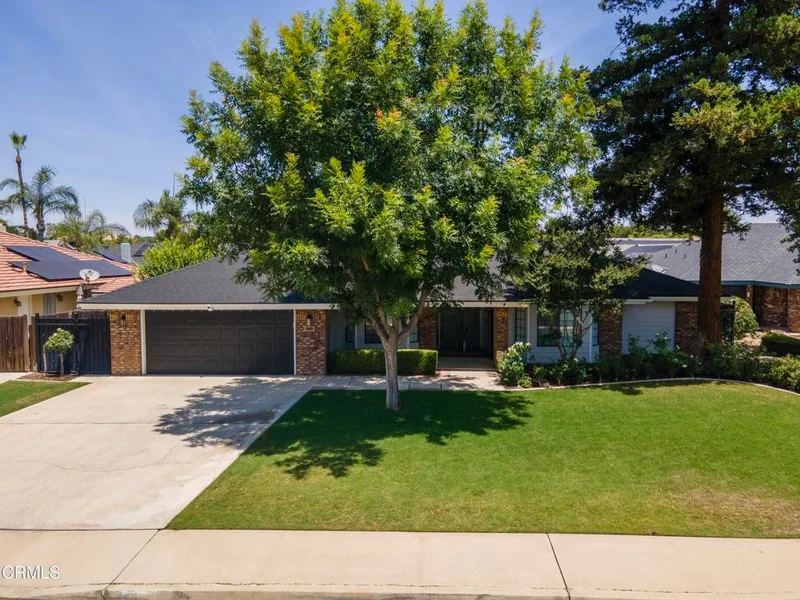 9408 Meadow Leaf Court, Bakersfield, CA 93311