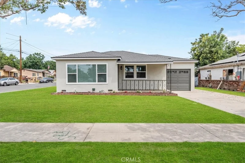 1162 W 17th