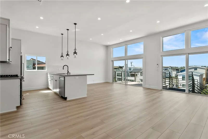 913 W Balboa Blvd C, Newport Beach, CA 92661