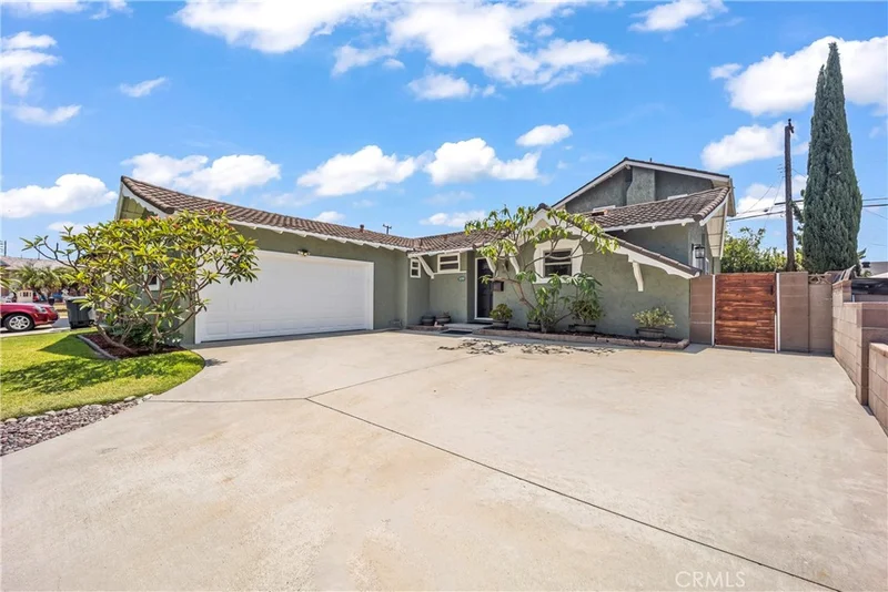 11724 Hollyview, La Mirada, CA 90638