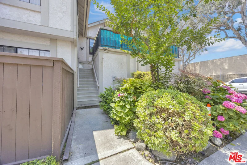 Photo 2 of 9066 Candlestick Lane 5